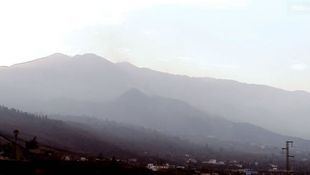 El volcán de La Palma deja de expulsar lava