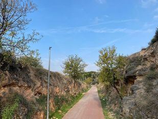 Robadas más de la mitad de las luminarias del acceso al helipuerto de Morata de Tajuña
