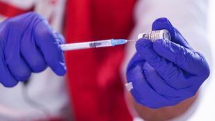 Lenta disminución de pacientes Covid en hospitales en una jornada con cinco fallecidos