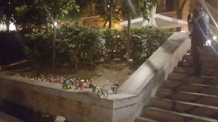 Disuelto un botellón en la Plaza del Dos de Mayo tras incidentes violentos y lanzamiento de objetos