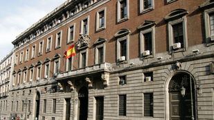 El Gobierno propone una subida del salario de los empleados públicos de un 2%