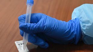 Ligero aumento de contagios en Madrid, que roza el riesgo bajo con incidencia de 51