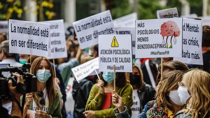 Una manifestación recorre Madrid con motivo del Día Mundial de la Salud Mental