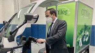 El parking de Plaza Mayor estrena una base para distribuir mercancías con motos eléctricas