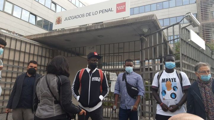 El portavoz de los manteros defiende en el juicio la legitimidad de la denuncia frente al 'racismo institucional
