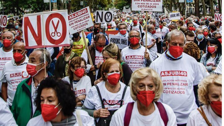 Concentración de pensionistas en Madrid, en defensa de unas pensiones justas