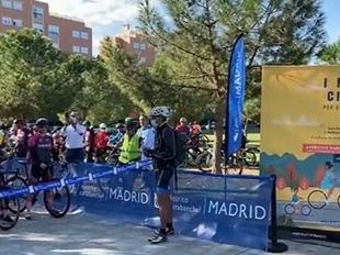 La primera 'Marcha Ciclista por el Medioambiente' recorre Carabanchel