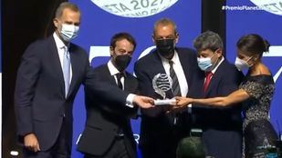 Una librería de Madrid especializada en narrativa femenina retira los libros de Carmen Mola