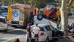 Un aparatoso accidente en el acceso a la A-6 por Cristo Rey deja varios heridos leves