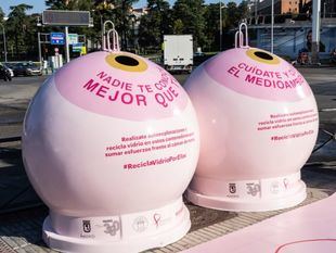 Madrid se suma a la campaña ‘Recicla vidrio por ellas’ con dos contenedores rosas en cada distrito