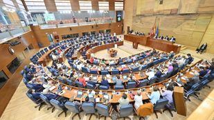 Vox amenaza con no apoyar los presupuestos si no se aplica la gratuidad educativa