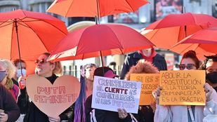 Prostitutas se concentran en Sol contra la intención del Gobierno de abolir su actividad