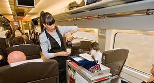 Renfe recupera la restauración en plaza en los trenes Ave y Euromed