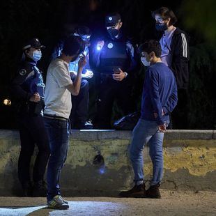 Desalojados 73 menores de una fiesta de Halloween