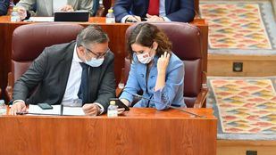 El PP de Madrid cierra filas en torno a Ayuso y suaviza el tono