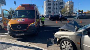 Herido al chocar su vehículo con una mediana