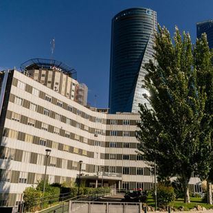 Leve aumento de ingresos por Covid en una jornada con dos fallecidos