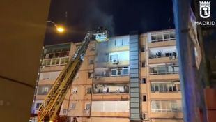 Tres menores atendidos por inhalación de humo en un incendio en Usera