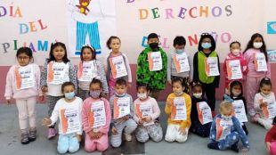 Cruzar la meta de la carrera virtual 'Ni un niño sin familia'