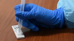 Aumentan ingresos y nuevos positivos Covid en una jornada con un fallecido