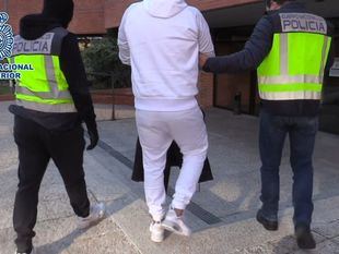 Cae una banda que robó turrón, bebidas, perfumes y lotería