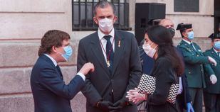 El alcalde vislumbra una "peligrosa" prórroga de Presupuestos tras enzarzarse con Vox