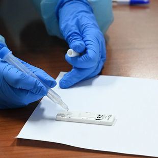 Confirmado un cuarto positivo por ómicron, el primero de reinfección