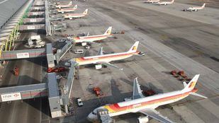 Aviones aparcados en el aeropuerto de Barajas