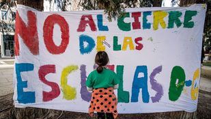 Sindicatos y la FAPA se concentran en defensa del modelo educativo 0-6 años