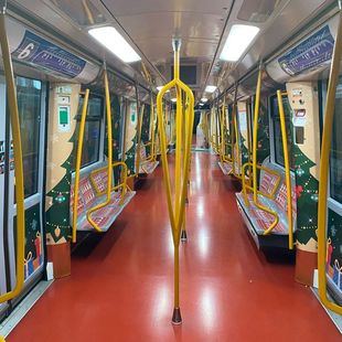 El 'Tren de la Navidad' llega a la línea 6 de Metro de Madrid
