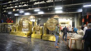 Los bombos de la Lotería de Navidad llegan al Teatro Real