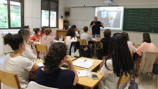 Tercera dosis para los profesores: la Comunidad abre la autocita este miércoles