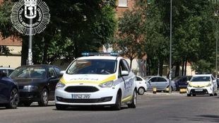 Detenida una mujer por dejar solo a su hijo de dos años llorando en la terraza