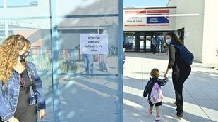 Consenso político y educativo para no retrasar la 'vuelta al cole' tras la Navidad