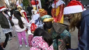 Los Reyes Magos de la Fundación Madrina entregan juguetes a niños sin recursos