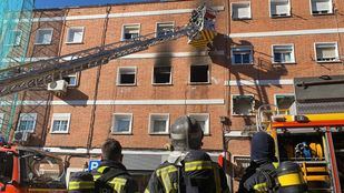 Calcinada una vivienda en un incendio sin heridos en Carabanchel