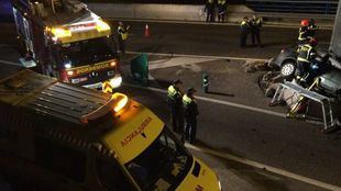 Herido grave un hombre tras volcar con su turismo en la M-50