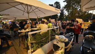 Hasta 24 terrazas y 2.000 ampliaciones desaparecen este martes con la entrada en vigor de la ordenanza