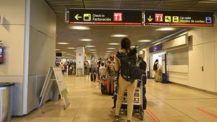 Los viajeros que entren a España necesitarán un test realizado 24 horas antes