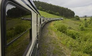 Los trenes turísticos de Renfe vuelven a circular a partir de la primavera