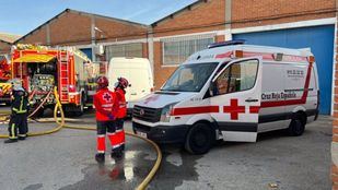 Bomberos controlan un incendio sin heridos en una nave de Humanes