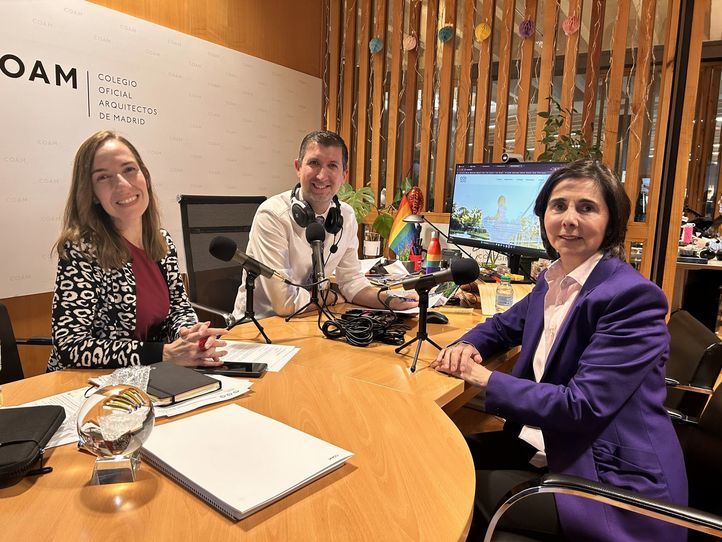 Miembros del equipo que realiza el pódcast del COAM