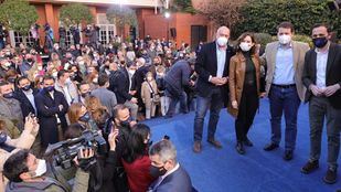 Ayuso 'bendice' el pacto con Vox en Castilla y León