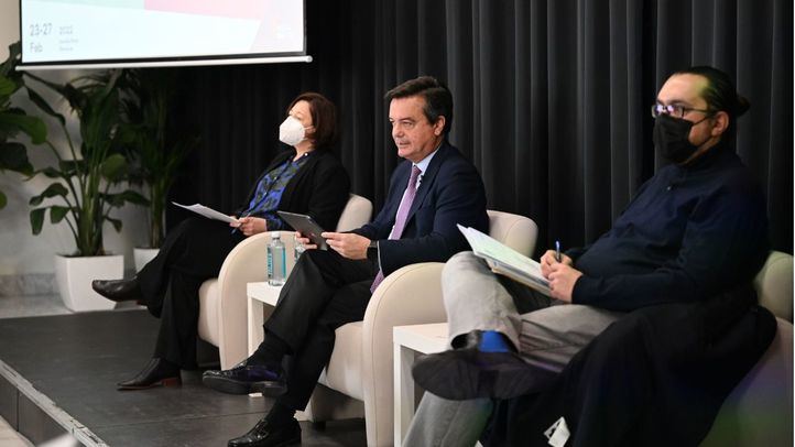 Maribel López, Directora de ARCOMadrid; Eduardo López-Puertas, Director General de IFEMA Madrid y Sergio Rubira, Comisario de ARCO 40+ 1 Aniversario en la presentación de ARCOMadrid 2022