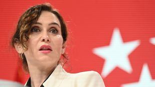 Ayuso defiende que Casado le comentó que el dossier sobre su hermano llegó de Moncloa