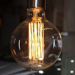 El precio de la luz baja este domingo