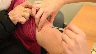 Desciende la presión asistencial por Covid y el ritmo de contagios en Madrid