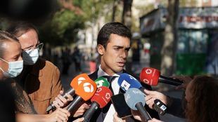 Ordenan juzgar a los agentes que irrumpieron en la fiesta ilegal del piso de Lagasca