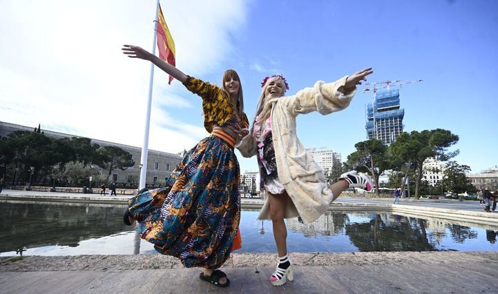 Pasarela de modelos por las calles de Madrid dentro de la Semana de la Moda.