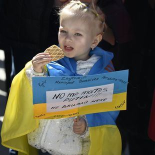 Unas 4.500 personas se manifestan contra la guerra en Ucrania